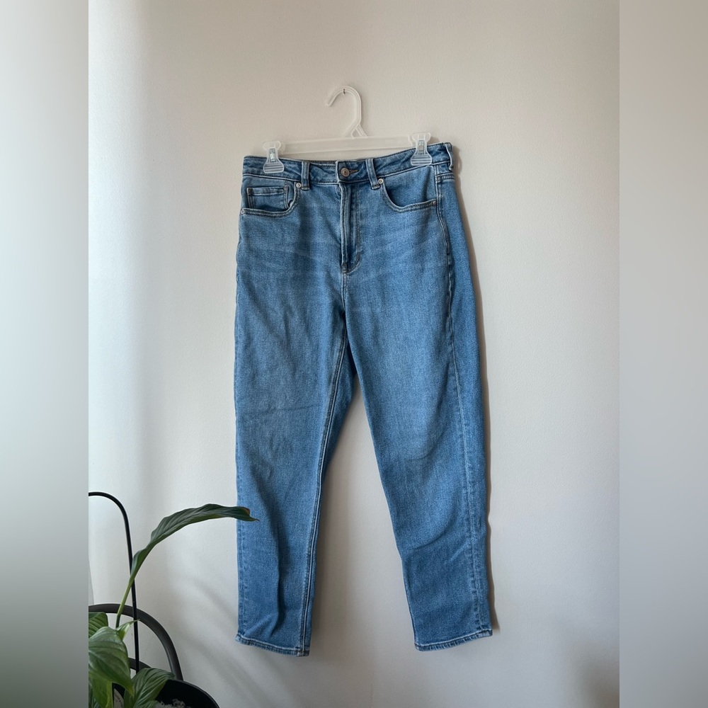 6 | American Eagle Mom Jeans